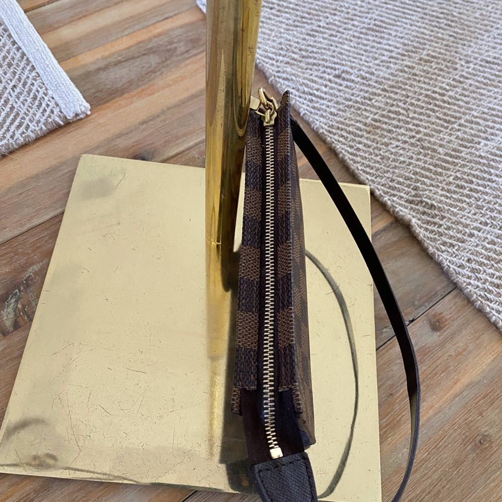 Louis Vuitton Damier Pouch - Picture 3 of 12